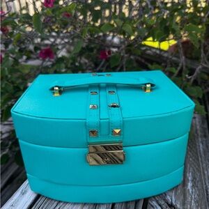 Elegant Leather Bey Berk Home orTravel Jewelry Case forWomen New